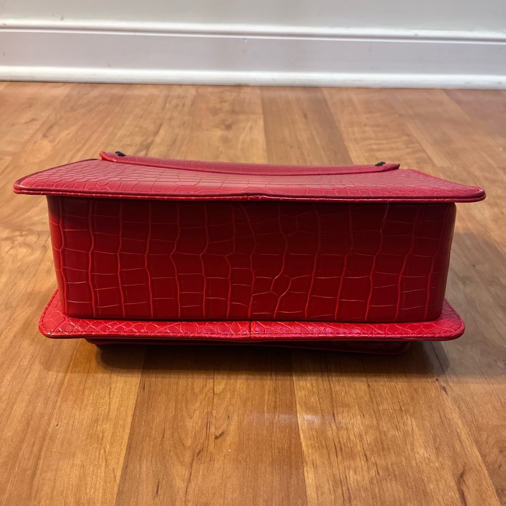 Badgley Mischka Red Croc-Embossed Chain Strap Bag - Picture 5 of 15